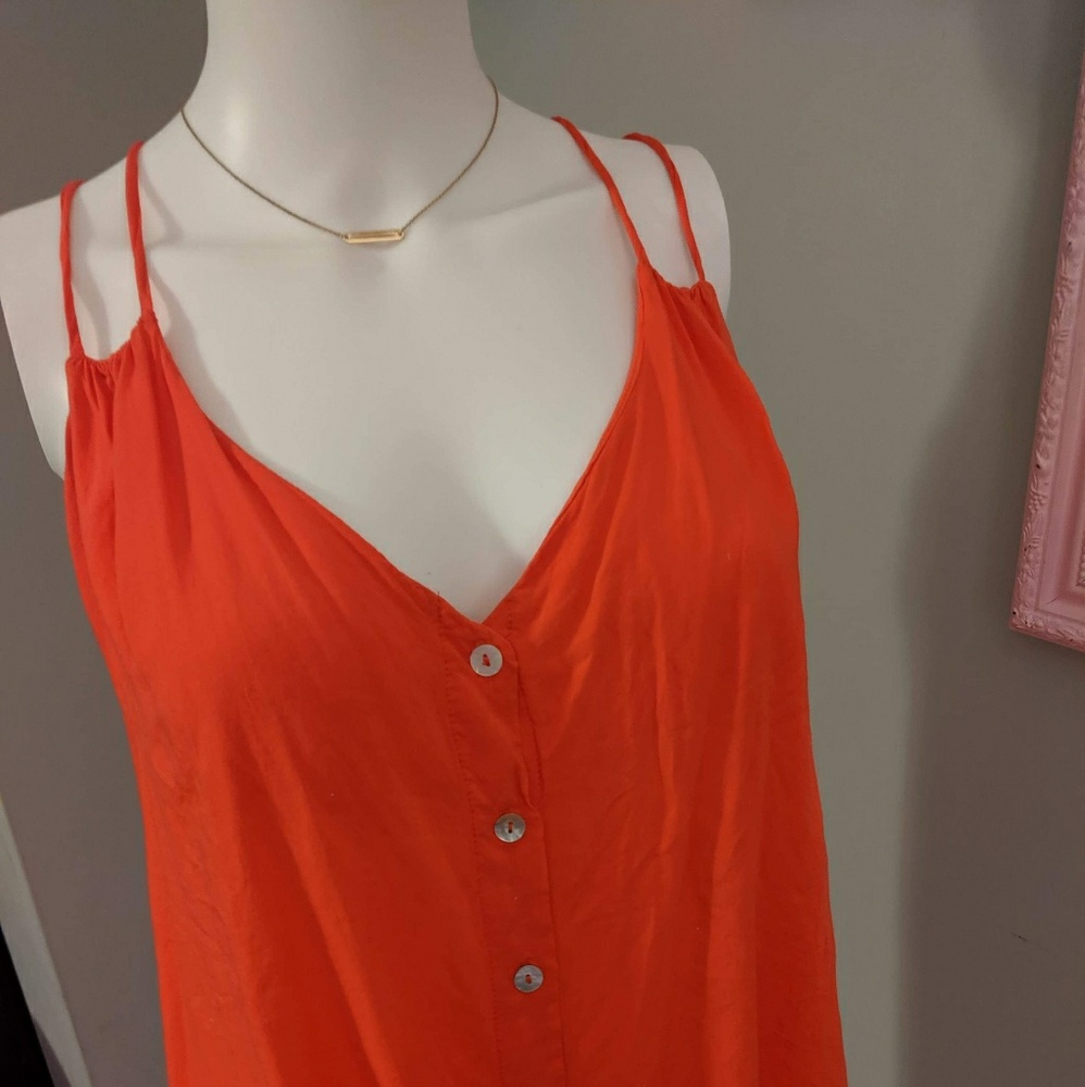 Coral botton top
